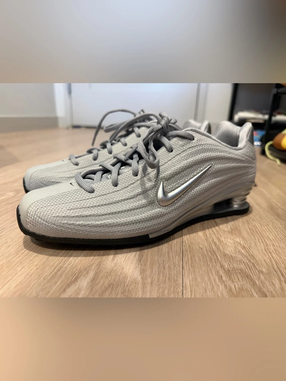 Nike Shox Z Metallic Silver Women's Sneakers US 8 HQ7540-001